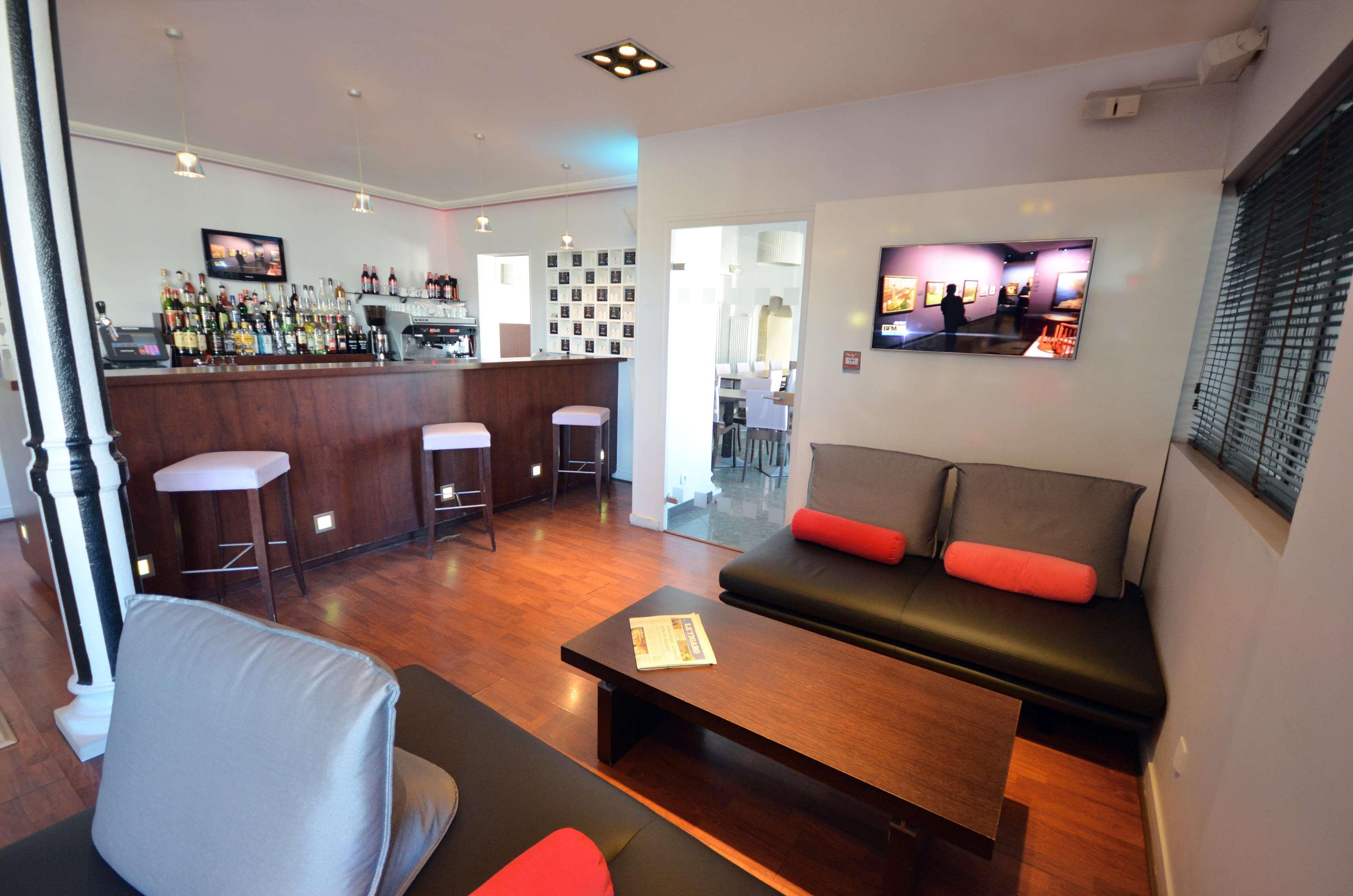 Kyriad Gare Hotel 3*