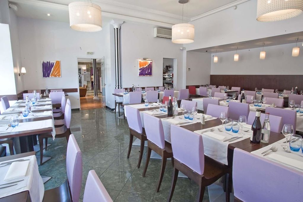 Kyriad Gare Hotel 3*